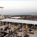 Fishta & فندق 4*