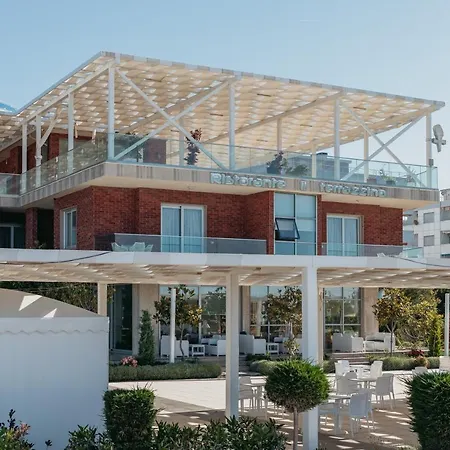 Fishta & Hotel 4*
