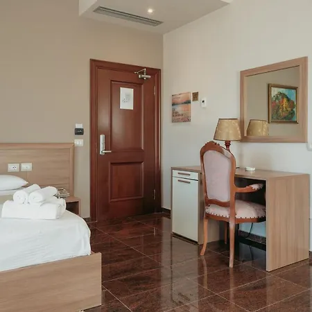 Fishta & Hotel