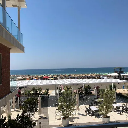 Hotel Fishta &
