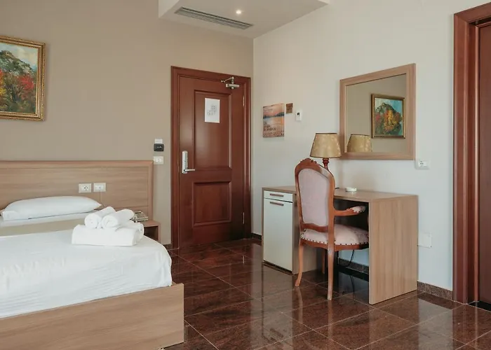 Fishta & Hotel